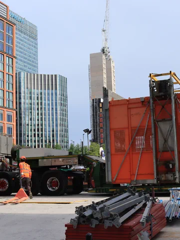 Mammoth delivery at Canary Wharf development